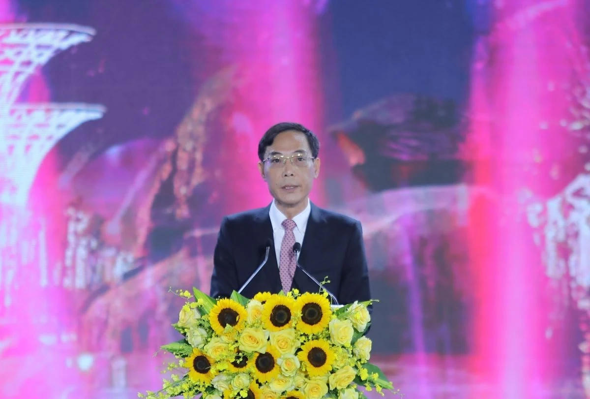 Ph&oacute; Chủ tịch UBND tỉnh Thanh H&oacute;a Đầu Thanh T&ugrave;ng ph&aacute;t biểu khai mạc buổi lễ.