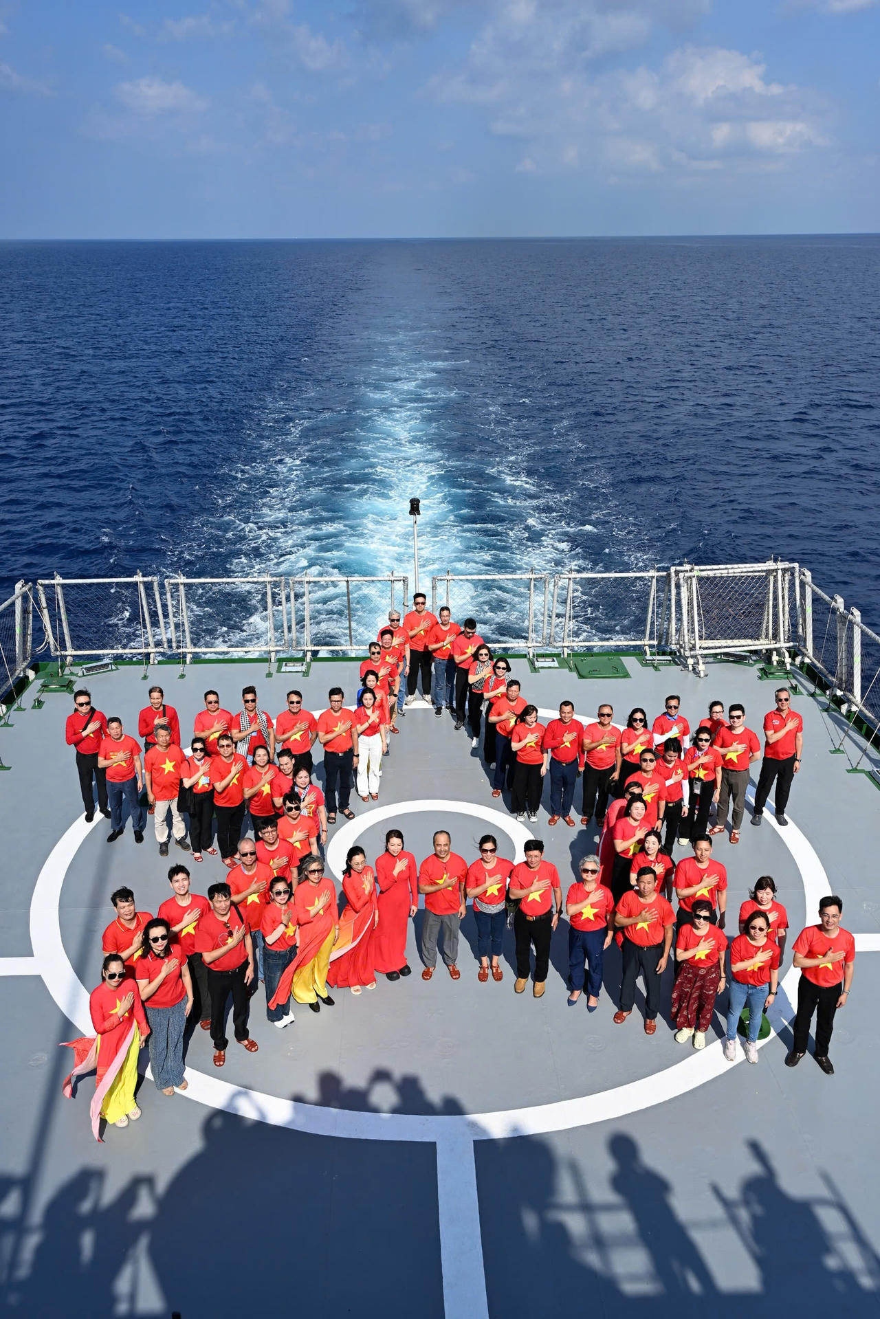 Kết nối kiều b&agrave;o với biển đảo Tổ quốc