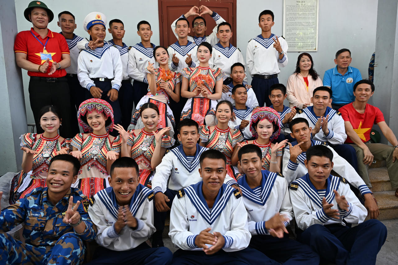 Kết nối kiều b&agrave;o với biển đảo Tổ quốc