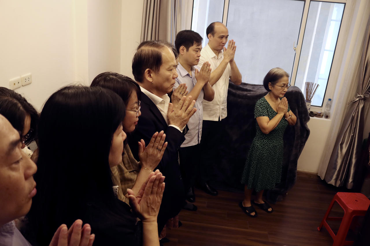 Bộ trưởng Bộ Tư pháp Hoàng Thanh Tùng thăm các nguyên lãnh đạo ngành