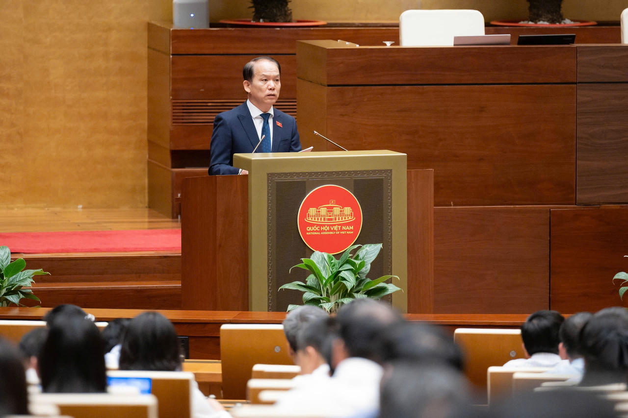 Bộ trưởng Bộ Tư ph&aacute;p Ho&agrave;ng Thanh T&ugrave;ng b&aacute;o c&aacute;o tiếp thu, giải tr&igrave;nh trước khi Quốc hội biểu quyết th&ocirc;ng qua&nbsp;Luật Tiếp cận th&ocirc;ng tin (sửa đổi).