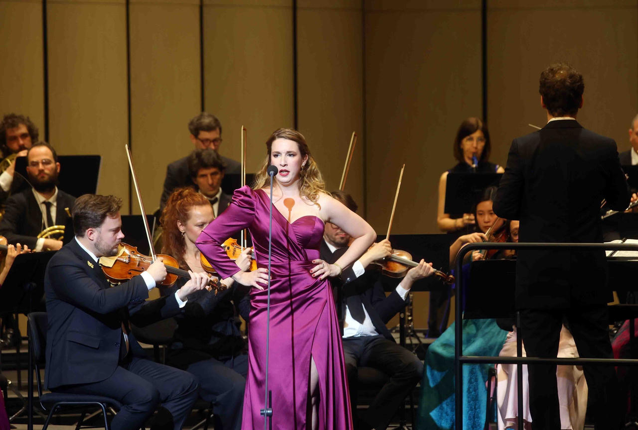 Đ&ecirc;m nhạc &ldquo;Tinh hoa Ph&aacute;p&rdquo; l&agrave; sự h&ograve;a quyện giữa h&igrave;nh thức h&ograve;a nhạc th&iacute;nh ph&ograve;ng v&agrave; c&aacute;c tr&iacute;ch đoạn opera kinh điển (Ảnh: Phạm Ki&ecirc;n).