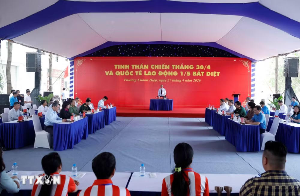 Tổng B&iacute; thư, Chủ tịch nước T&ocirc; L&acirc;m thăm, gặp gỡ, động vi&ecirc;n c&ocirc;ng nh&acirc;n, người lao động ở TPHCM- Ảnh 6.