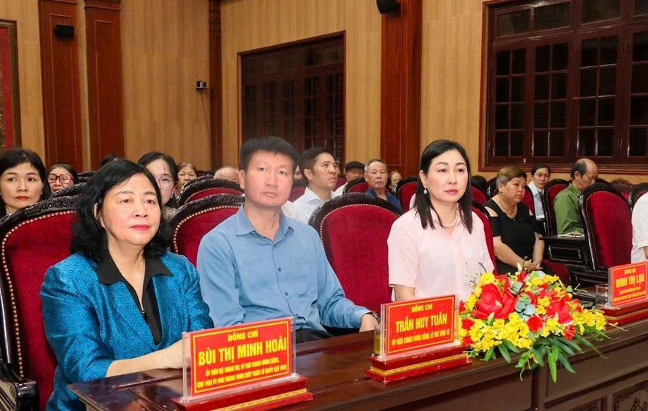 C&aacute;c đại biểu dự chương tr&igrave;nh.