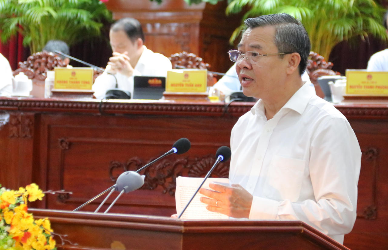 &Ocirc;ng Trương Cảnh Tuy&ecirc;n &ndash; Chủ tịch UBND TP Cần Thơ trả lời &yacute; kiến cử tri