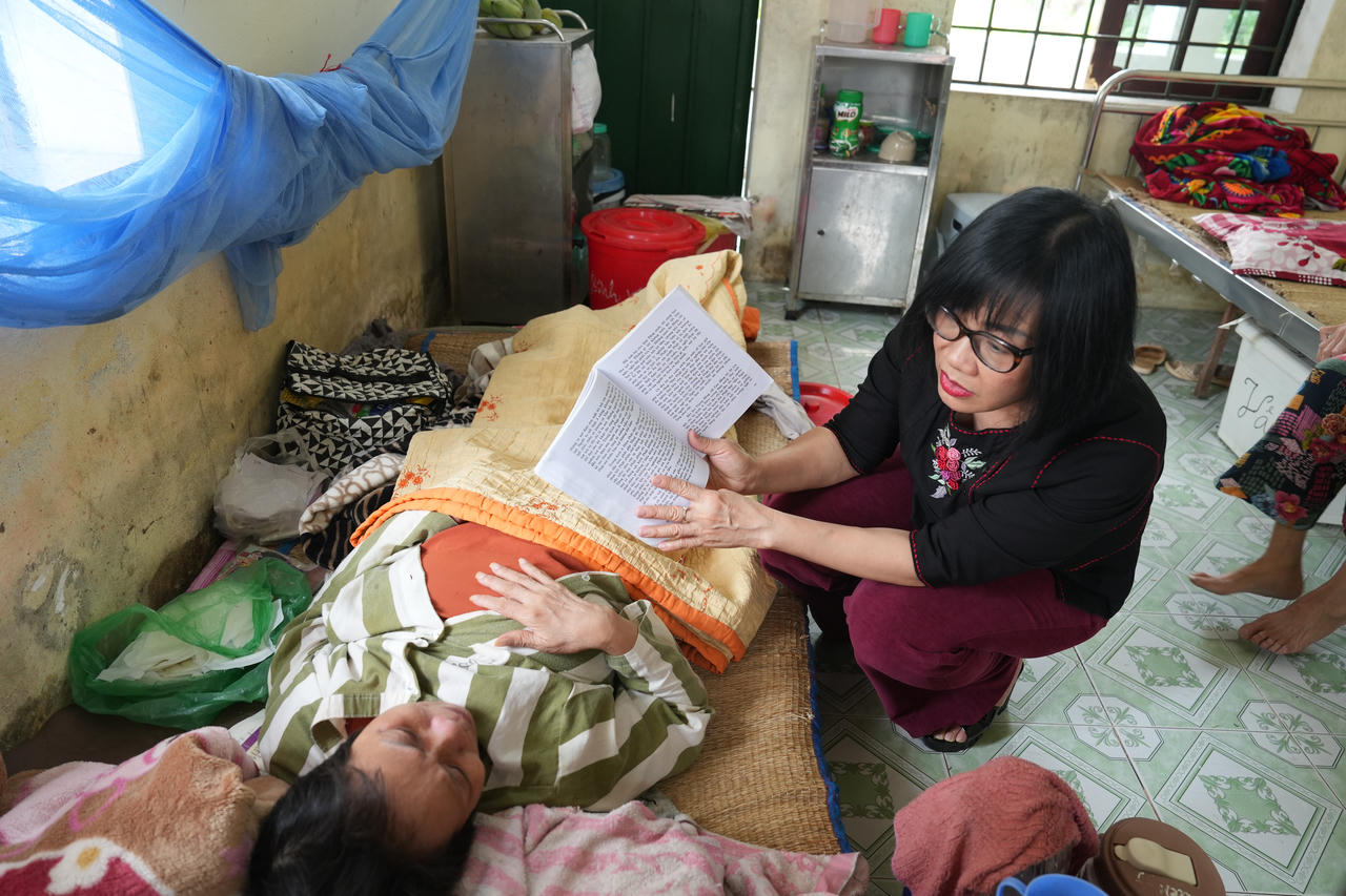 Thứ trưởng Bộ Tư pháp Đặng Hoàng Oanh kiểm tra công tác đặc xá tại Trại giam Phú Sơn 4