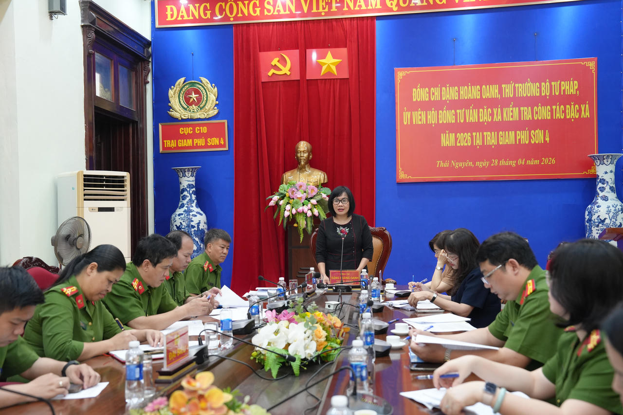 Thứ trưởng Bộ Tư ph&aacute;p&nbsp;Đặng Ho&agrave;ng Oanh, Th&agrave;nh vi&ecirc;n Hội đồng tư vấn đặc x&aacute;, Trưởng đo&agrave;n c&ocirc;ng t&aacute;c kiểm tra c&ocirc;ng t&aacute;c đặc x&aacute; năm 2026 tại Trại giam Ph&uacute; Sơn 4