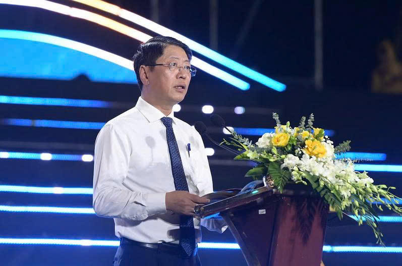 &Ocirc;ng Trần Song T&ugrave;ng, Ph&oacute; Chủ tịch Thường trực UBND tỉnh ph&aacute;t biểu tại lễ khai mạc.