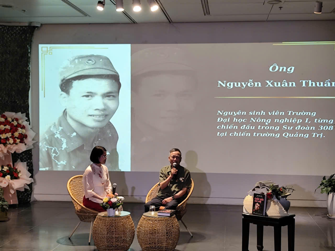 &Ocirc;ng Nguyễn Xu&acirc;n Thuần đ&atilde; c&oacute; một thời tuổi trẻ hoa lửa, g&aacute;c b&uacute;t nghi&ecirc;n ra trận v&igrave; Tổ quốc.