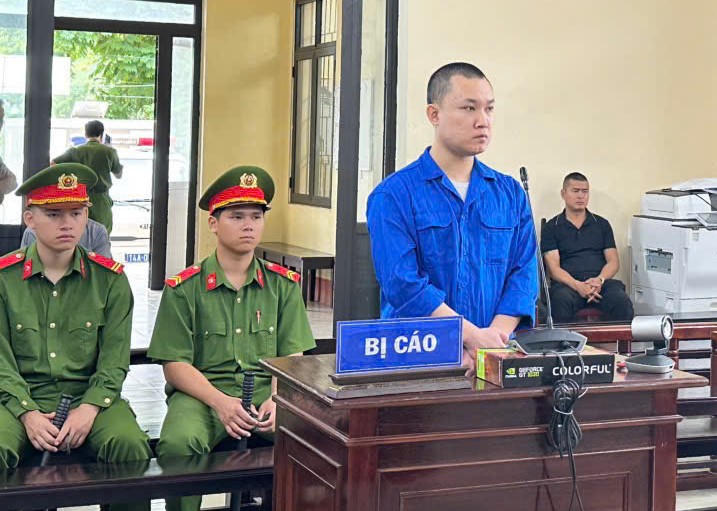 HĐXX tuy&ecirc;n phạt bị c&aacute;o Ng&ocirc; Hồng Sơn 13 năm t&ugrave; về tội &ldquo;Lạm dụng t&iacute;n nhiệm chiếm đoạt t&agrave;i sản&rdquo;.