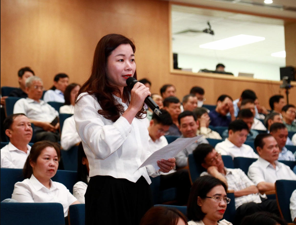 Đại di&ecirc;̣n cử tri ki&ecirc;́n nghị