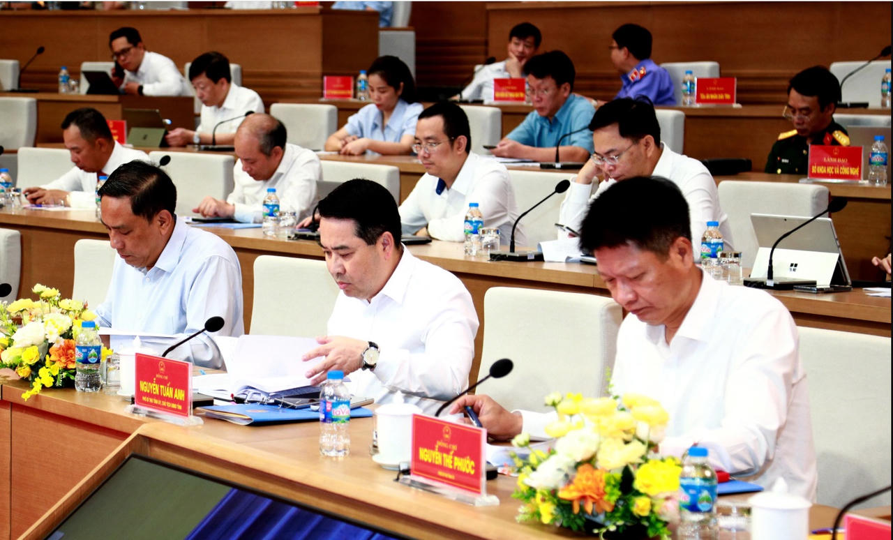 Các đại bi&ecirc;̉u tham dự&nbsp; h&ocirc;̣i nghị