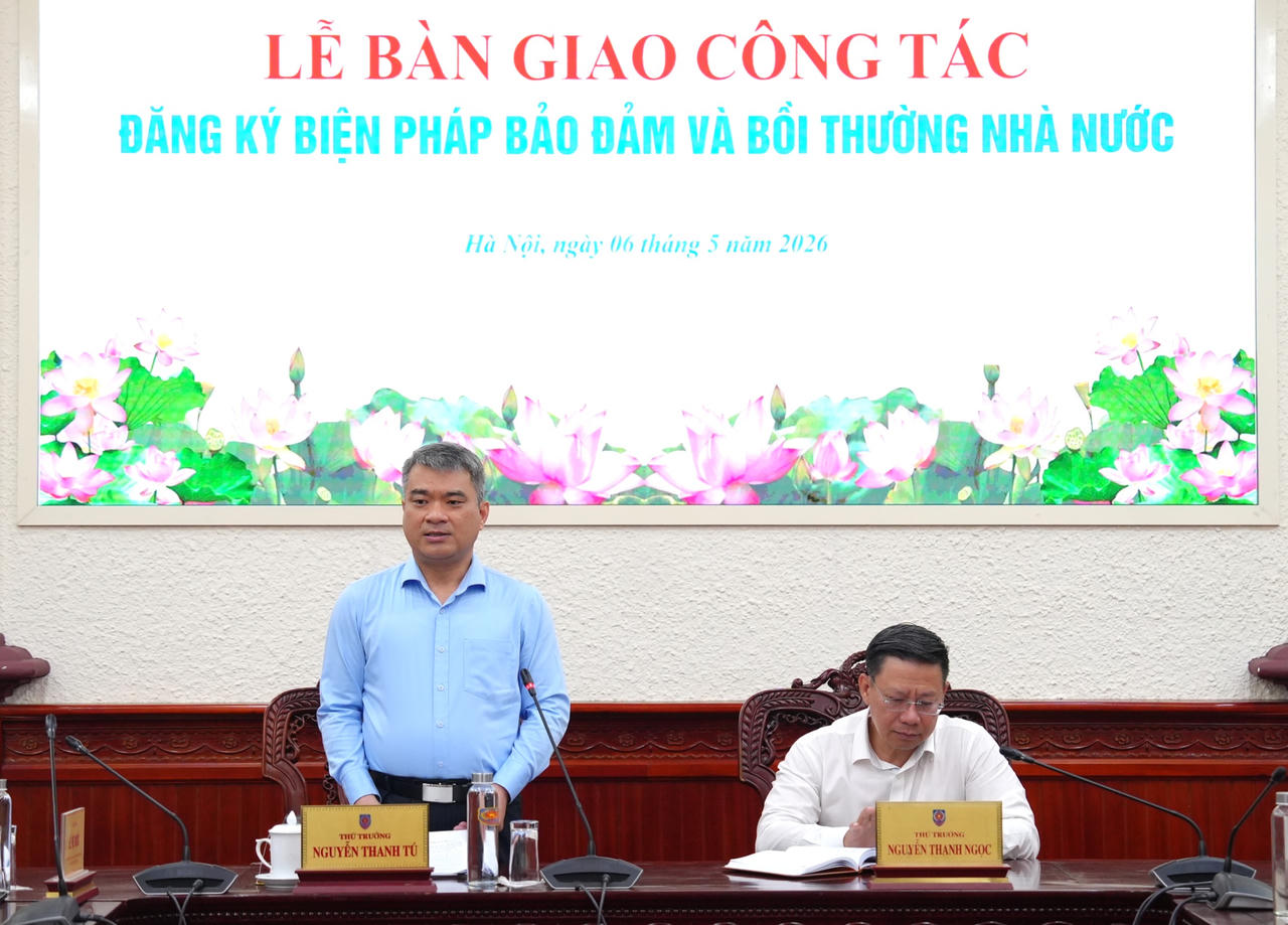 Thứ trưởng Nguyễn Thanh T&uacute; ph&aacute;t biểu