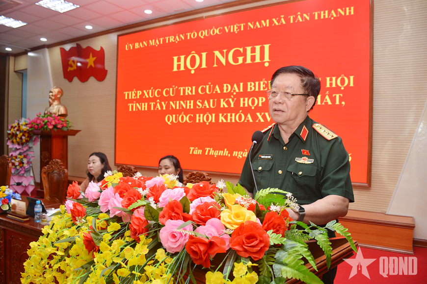 Đại tướng Nguyễn Trọng Nghĩa ph&aacute;t biểu tại Hội nghị tiếp x&uacute;c cử tri của Đo&agrave;n Đại biểu Quốc hội tỉnh T&acirc;y Ninh sau Kỳ họp thứ Nhất,Quốc hội kh&oacute;a XVI. (Ảnh: B&aacute;o Qu&acirc;n đội nh&acirc;n d&acirc;n)