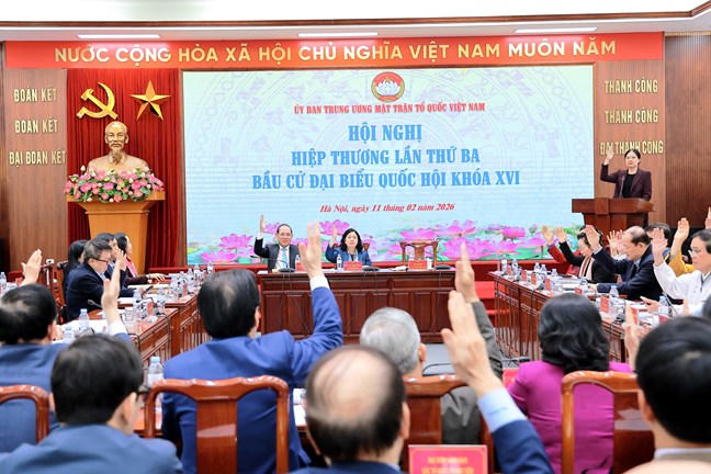 Đo&agrave;n Chủ tịch Ủy ban Trung ương Mặt trận Tổ quốc Việt Nam tổ chức Hội nghị hiệp thương lần thứ ba&nbsp;bầu cử Đại biểu Quốc hội Kh&oacute;a XVI.