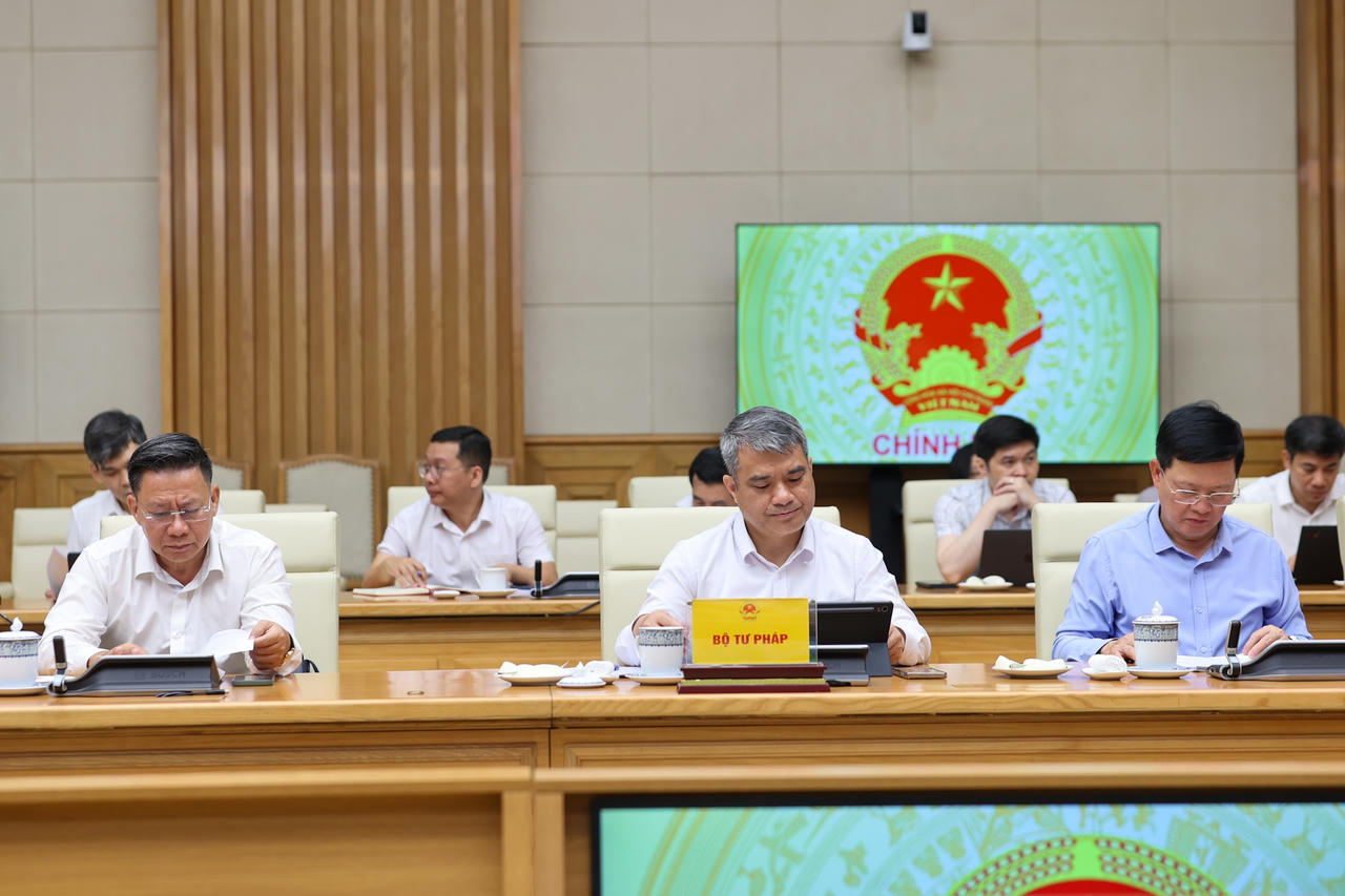 C&aacute;c đại biểu dự buổi l&agrave;m việc.