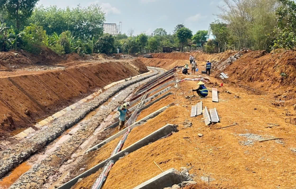 Hai dự &aacute;n tho&aacute;t lũ ph&iacute;a Bắc TP Đồng Nai đang được đẩy nhanh triển khai.