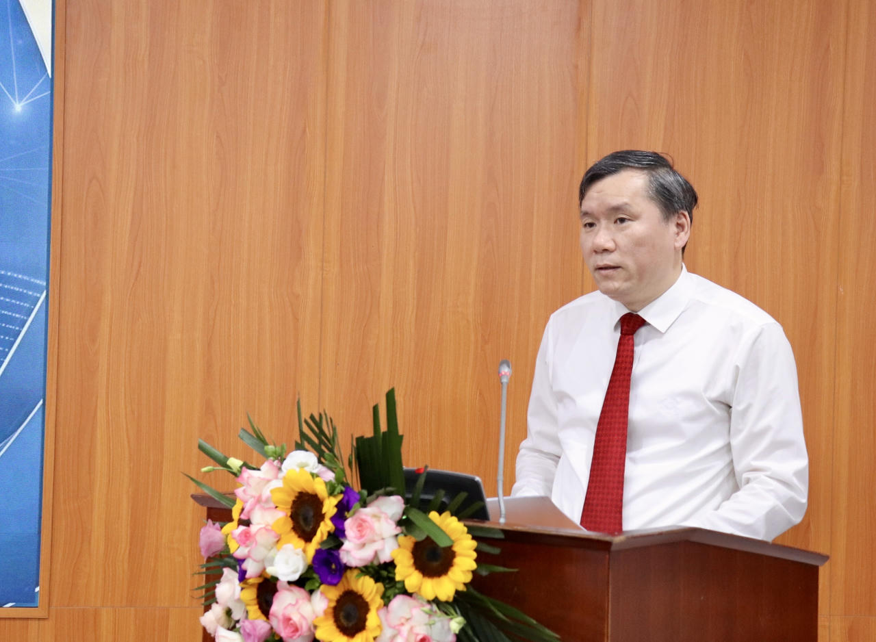 GS.TS. L&ecirc; Văn Lợi ph&aacute;t biểu tại Hội thảo
