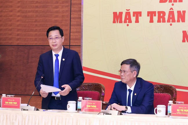 Ph&oacute; Chủ tịch Ủy ban Trung ương MTTQ Việt Nam Cao Xu&acirc;n Thạo trả lời b&aacute;o ch&iacute; tại họp b&aacute;o