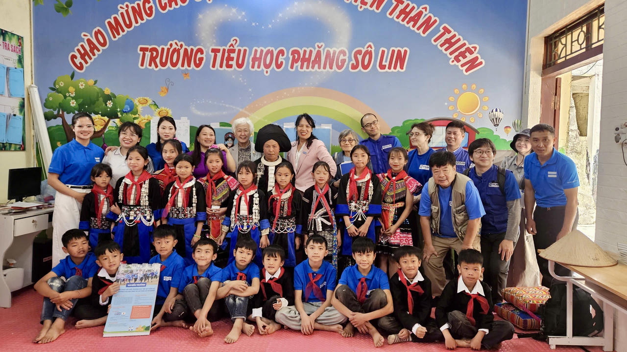 Việc cải thiện cơ sở vật chất c&aacute;c em học sinh d&acirc;n tộc thiểu số c&oacute; th&ecirc;m sự tự tin để tiếp tục đi học v&agrave; đưa ra những lựa chọn cho tương lai của m&igrave;nh.