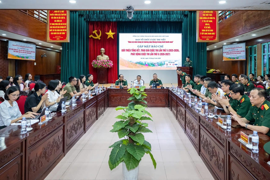 Quang cảnh buổi gặp mặt b&aacute;o ch&iacute;. Ảnh: qdnd.vn