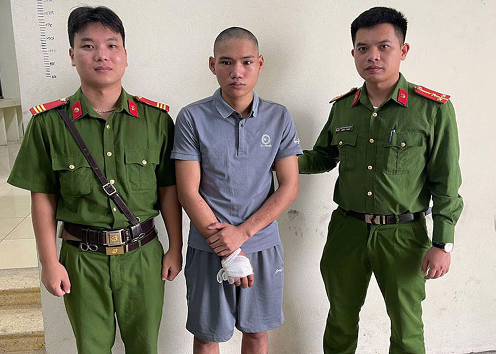 Đối tượng Ban Văn Dương tại cơ quan C&ocirc;ng an. (Ảnh: Minh Phương.)