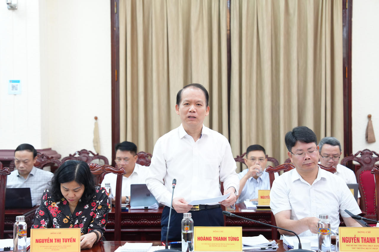 B&iacute; thư Đảng ủy, Bộ trưởng Bộ Tư ph&aacute;p Ho&agrave;ng Thanh T&ugrave;ng.