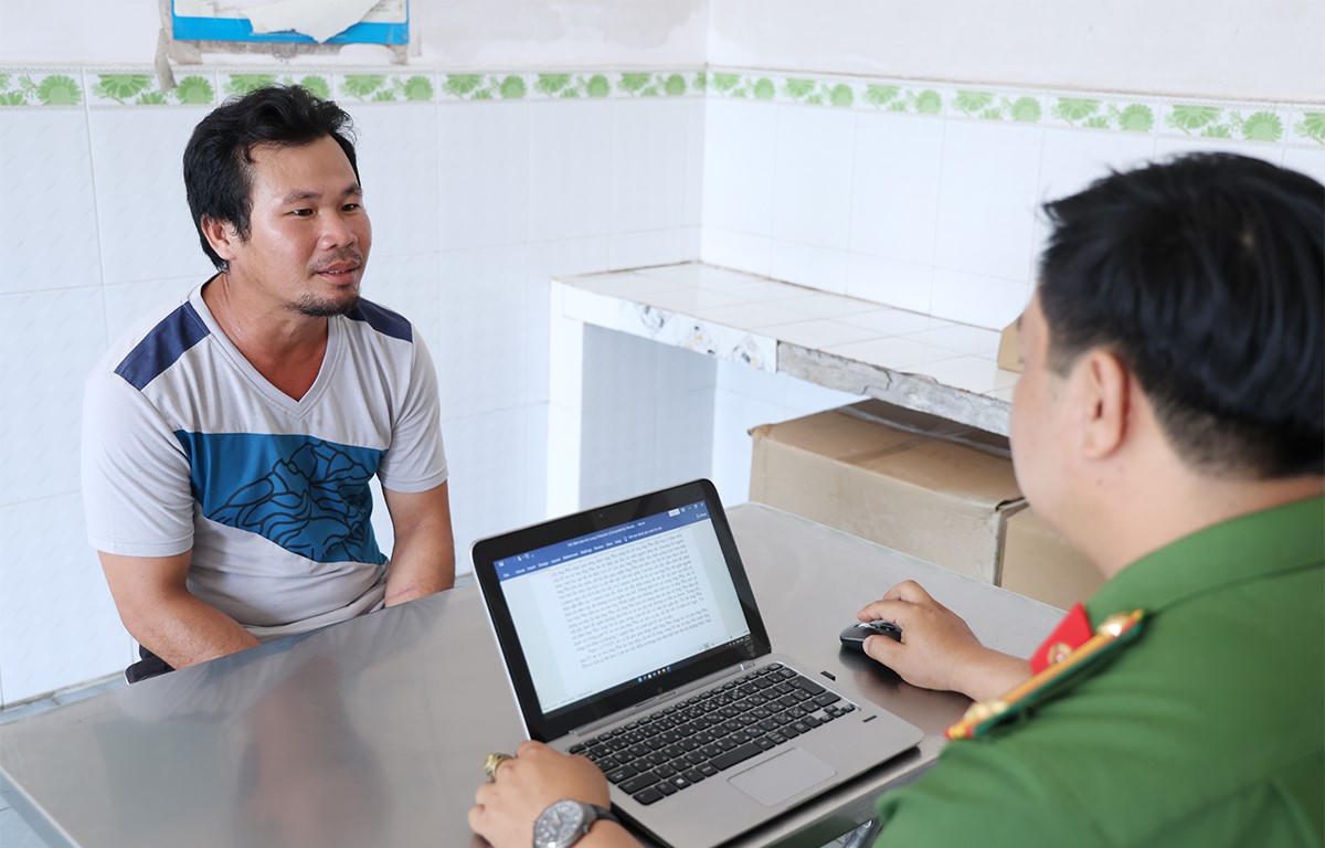 Đối tượng Dương Văn Ch&oacute;p khai nhận tại Cơ quan C&ocirc;ng an.