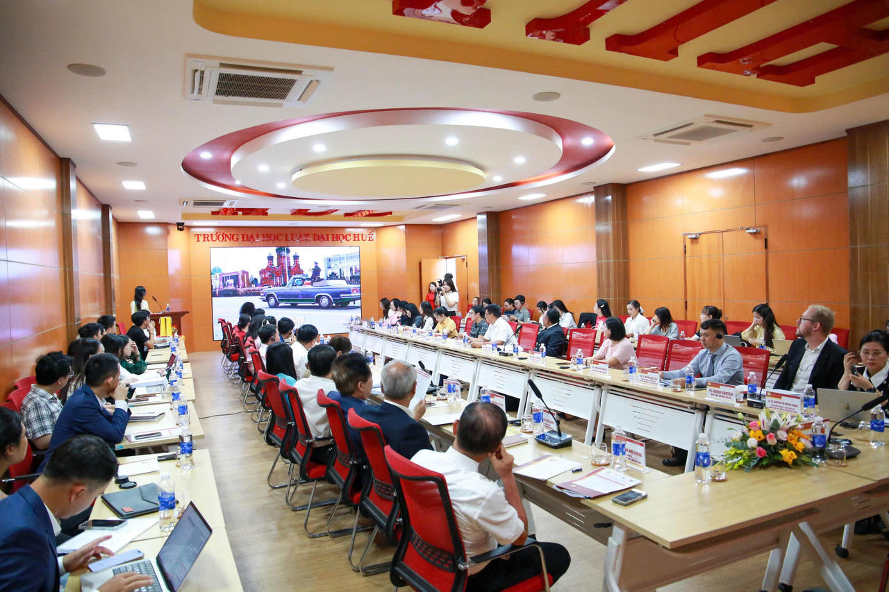 Hội&nbsp;thảo thu h&uacute;t sự tham dự của c&aacute;c chuy&ecirc;n gia, nh&agrave; khoa học, giảng vi&ecirc;n, luật sư v&agrave; nhiều học giả quốc tế&nbsp;&nbsp;