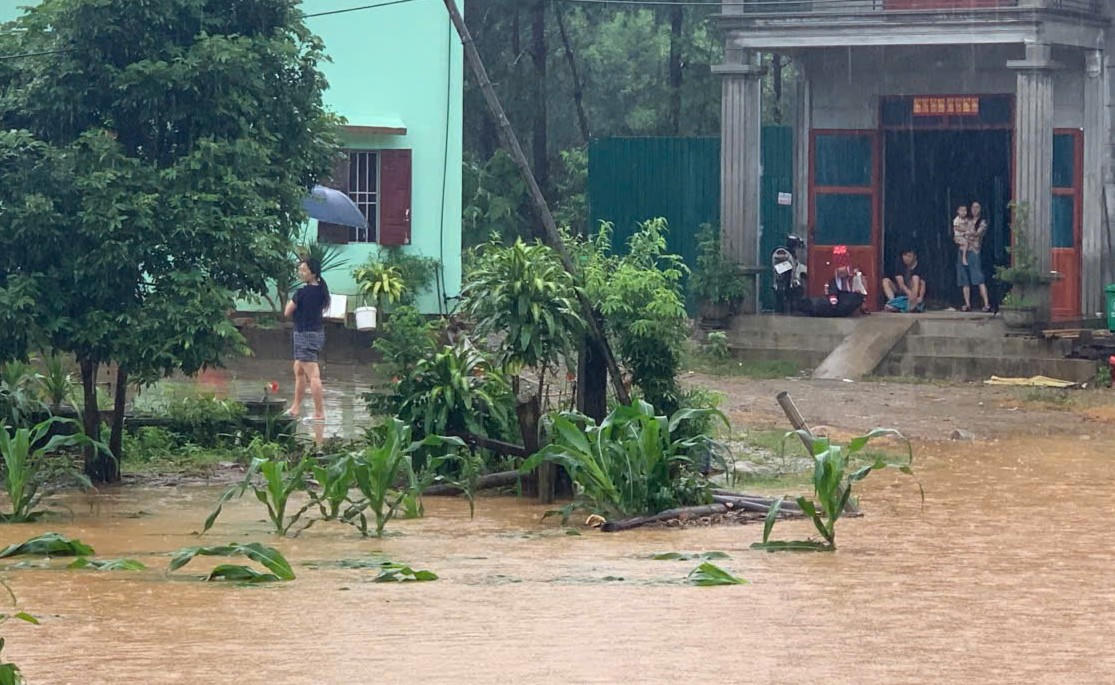 Mưa to gây ngập cục bộ tại Quảng Ninh