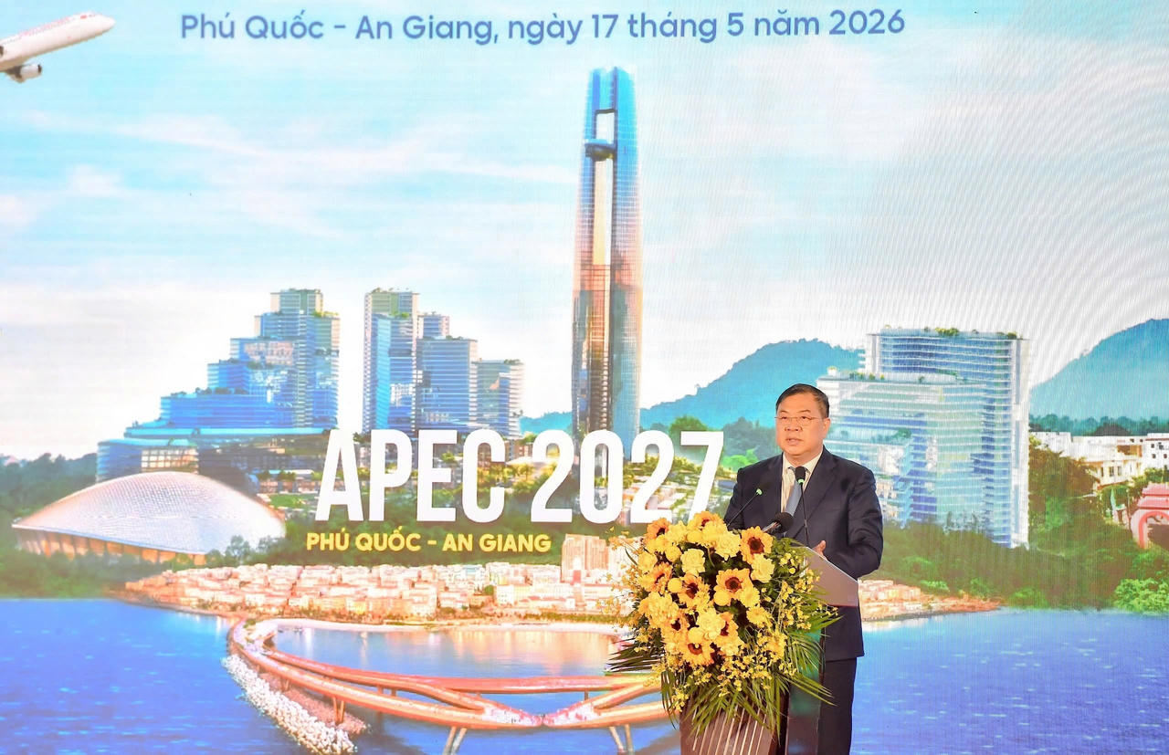 Ủy vi&ecirc;n Bộ Ch&iacute;nh trị, Ph&oacute; Thủ tướng Thường trực Ch&iacute;nh phủ Phạm Gia T&uacute;c ph&aacute;t biểu tại hội nghị.