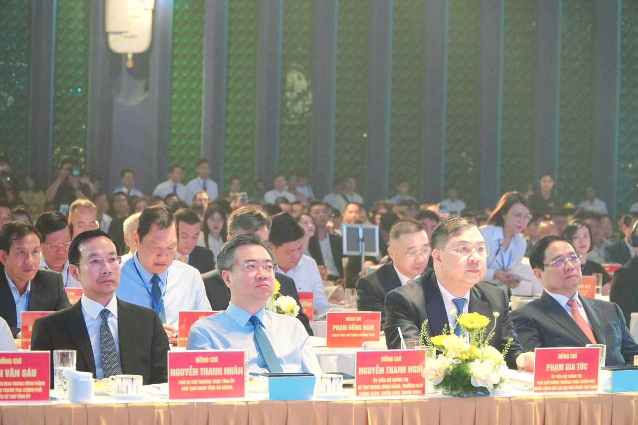 C&aacute;c đại biểu tham dự hội nghị.