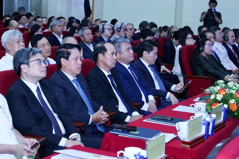 Thủ tướng L&ecirc; Minh Hưng: Khoa học c&ocirc;ng nghệ, đổi mới s&aacute;ng tạo l&agrave; yếu tố sống c&ograve;n để hiện thực h&oacute;a kh&aacute;t vọng ph&aacute;t triển đất nước- Ảnh 5.