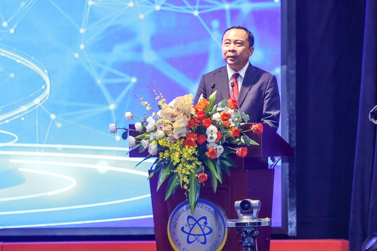 Thủ tướng L&ecirc; Minh Hưng: Khoa học c&ocirc;ng nghệ, đổi mới s&aacute;ng tạo l&agrave; yếu tố sống c&ograve;n để hiện thực h&oacute;a kh&aacute;t vọng ph&aacute;t triển đất nước- Ảnh 8.