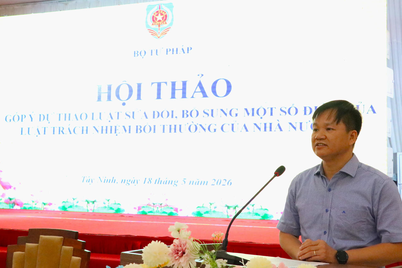 &Ocirc;ng Nguyễn Ngọc Vũ - Ph&oacute; Cục trưởng Cục Đăng k&yacute; giao dịch bảo đảm v&agrave; Bồi thường nh&agrave; nước ph&aacute;t biểu dẫn đề
