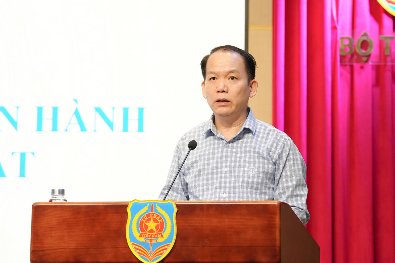 Bộ trưởng Ho&agrave;ng Thanh T&ugrave;ng ph&aacute;t biểu khai mạc Hội nghị.