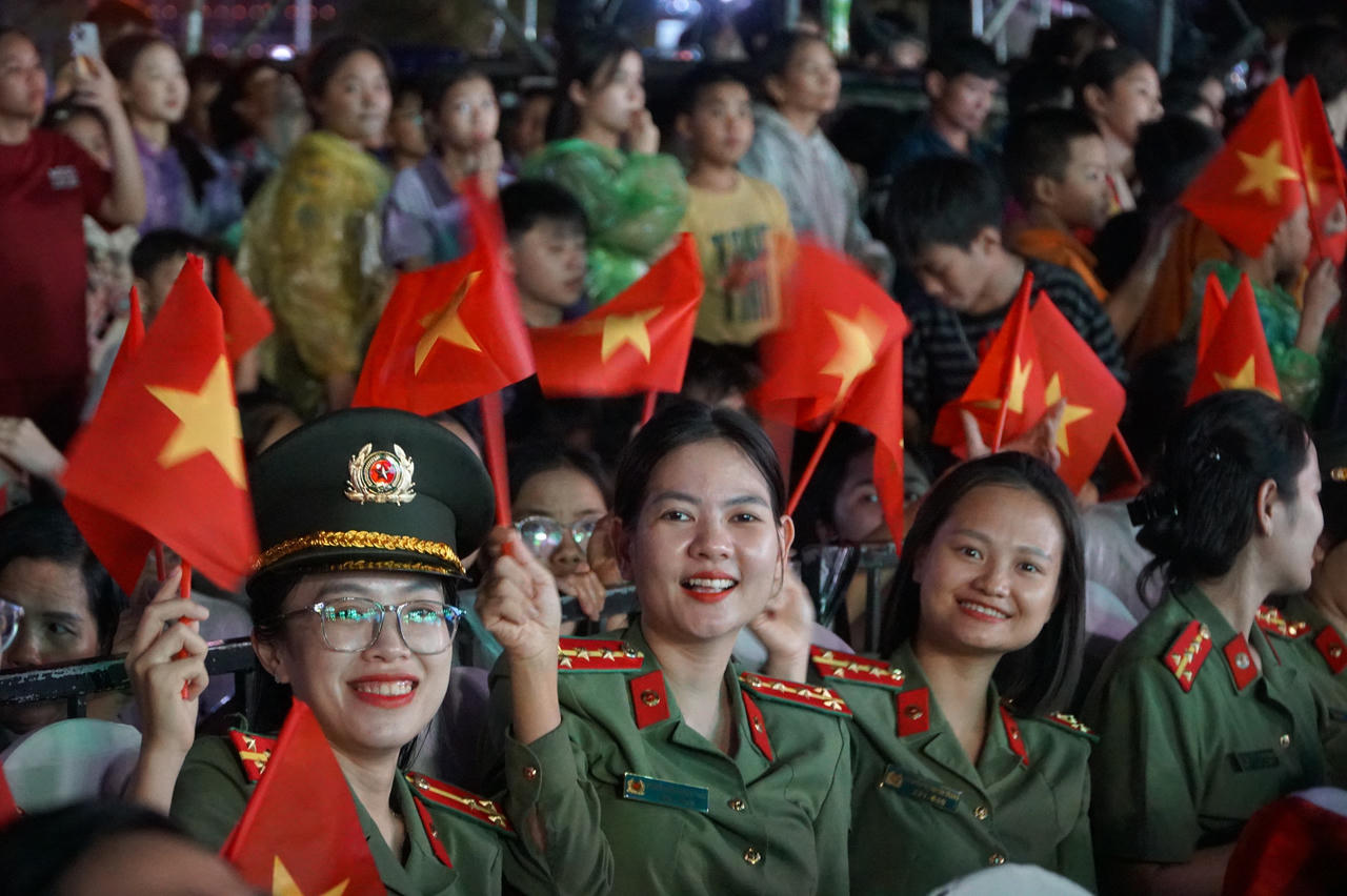 Rực rỡ khai mạc Lễ hội Làng Sen 2026 và công bố Khu du lịch quốc gia Kim Liên