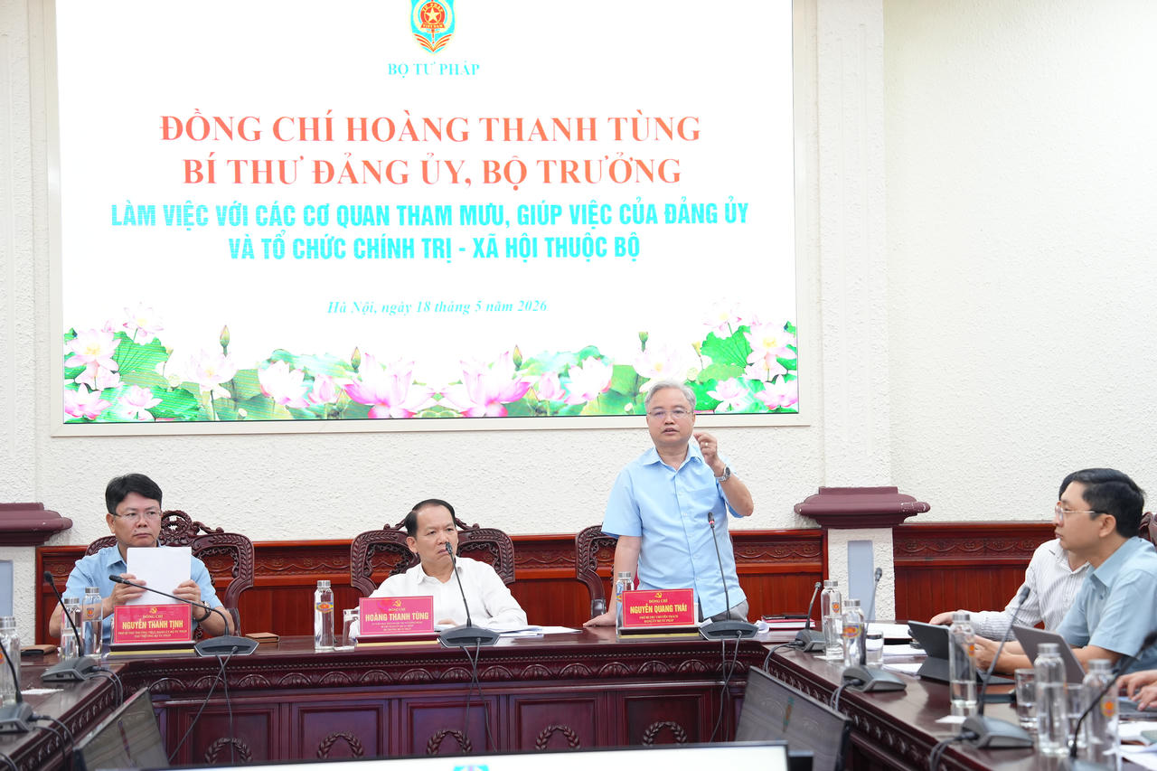 Ph&oacute; B&iacute; thư chuy&ecirc;n tr&aacute;ch Đảng ủy Bộ Tư ph&aacute;p Nguyễn Quang Th&aacute;i ph&aacute;t biểu.