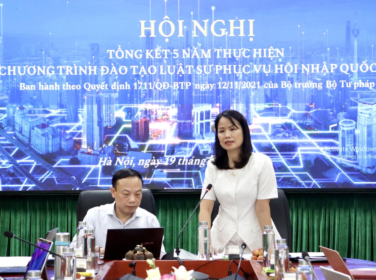 TS. Nguyễn Thị Minh Huệ Ph&oacute; Trưởng Khoa Đ&agrave;o tạo Luật sư ph&aacute;t biểu