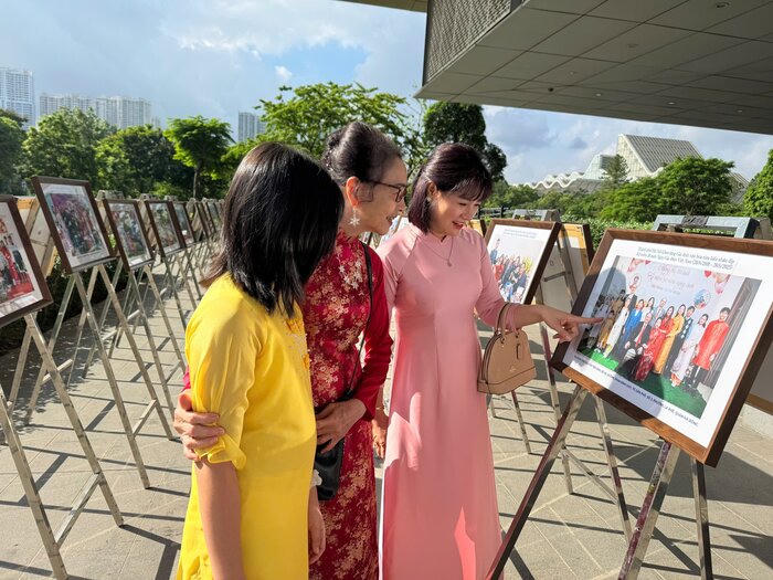 Năm 2025, H&agrave; Nội đ&atilde; tổ chức nhiều hoạt động, c&aacute;c kh&ocirc;ng gian văn h&oacute;a kỷ niệm 24 năm Ng&agrave;y Gia đ&igrave;nh Việt Nam (28/6/2001 - 28/6/2025). Ảnh Phương B&ugrave;i