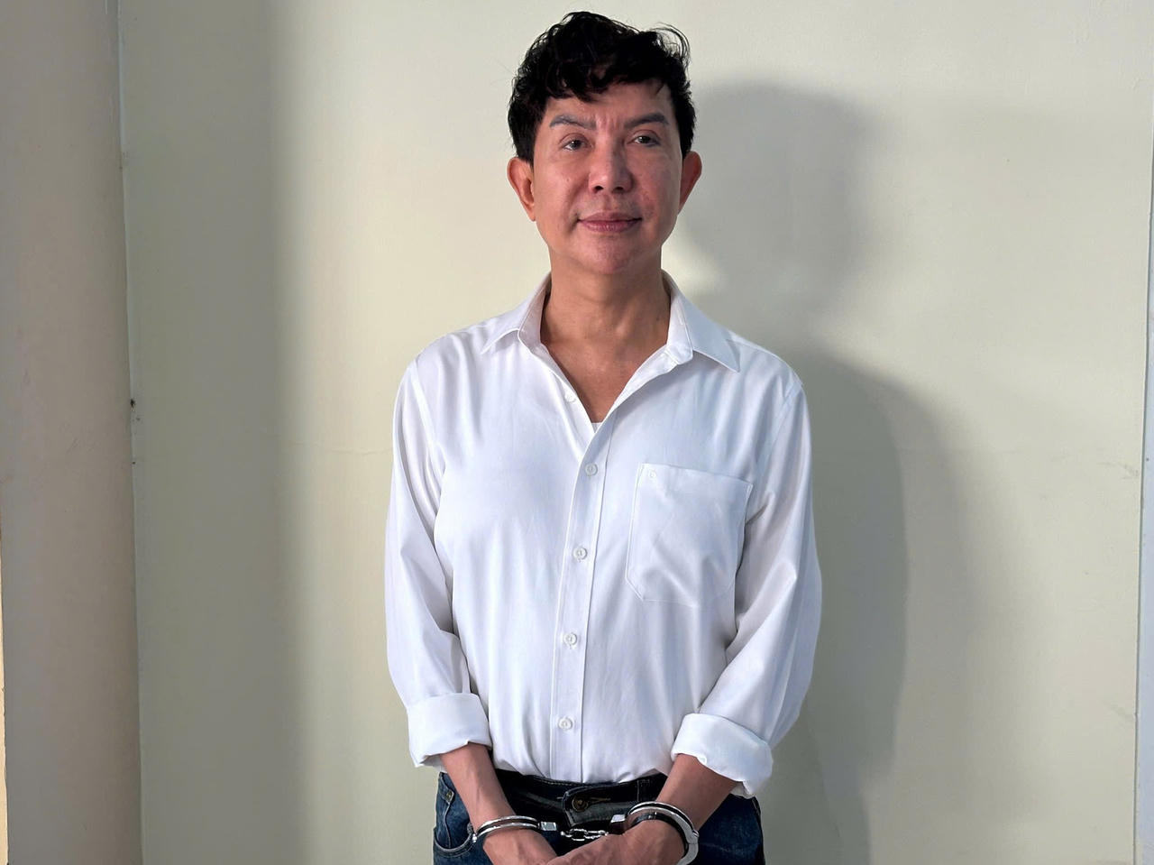 Ca sĩ Long Nhật bị bắt v&igrave; li&ecirc;n quan đường d&acirc;y mua b&aacute;n, tổ chức sử dụng ma t&uacute;y. (Ảnh: C&ocirc;ng an cung cấp)