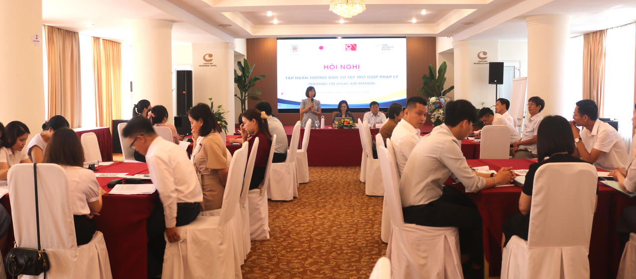 Hội nghị c&oacute; sự tham gia của l&atilde;nh đạo Trung t&acirc;m TGPL nh&agrave; nước, trợ gi&uacute;p vi&ecirc;n ph&aacute;p l&yacute;, chuy&ecirc;n vi&ecirc;n ph&aacute;p l&yacute; c&aacute;c tỉnh, th&agrave;nh phố: Huế, TP Hồ Ch&iacute; Minh, Đ&agrave; Nẵng, Quảng Trị, Quảng Ng&atilde;i, Ph&uacute; Thọ, Nghệ An v&agrave; H&agrave; Tĩnh.