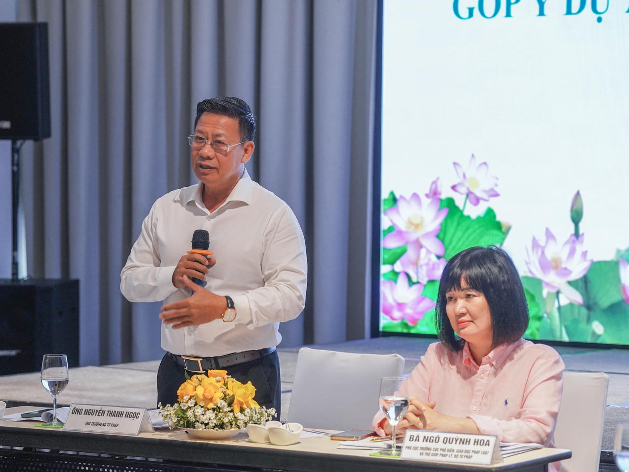 &Ocirc;ng Nguyễn Thanh Ngọc - Thứ trưởng Bộ Tư ph&aacute;p, Tổ trưởng Tổ soạn thảo dự &aacute;n Luật H&ograve;a giải ở cơ sở (sửa đổi) chủ tr&igrave; hội thảo.