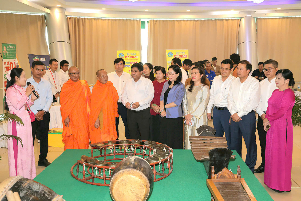 Đồng b&agrave;o Khmer c&oacute; truyền thống văn h&oacute;a đặc sắc, nghệ thuật tr&igrave;nh diễn d&acirc;n gian phong ph&uacute;