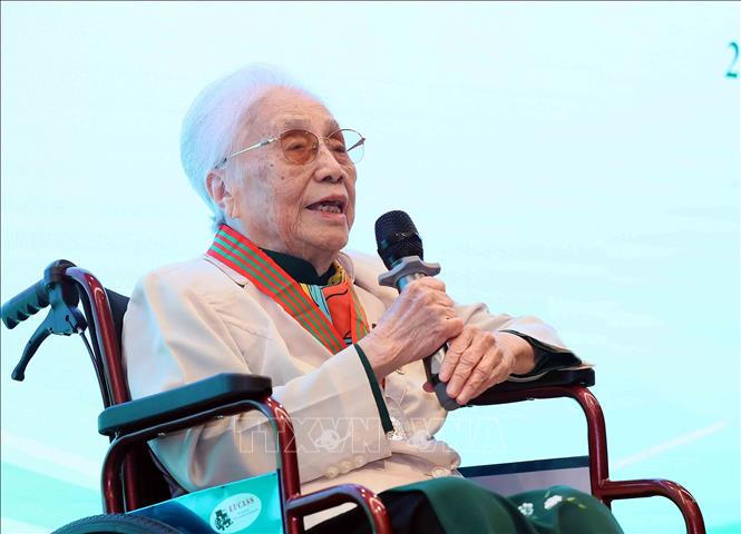 Ch&uacute; th&iacute;ch ảnh