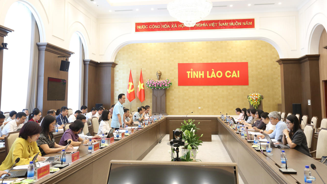 To&agrave;n cảnh buổi l&agrave;m việc giữa Đo&agrave;n kiểm tra của Bộ Tư ph&aacute;p v&agrave; Tỉnh L&agrave;o Cai. Ảnh: Đức Tuyển.