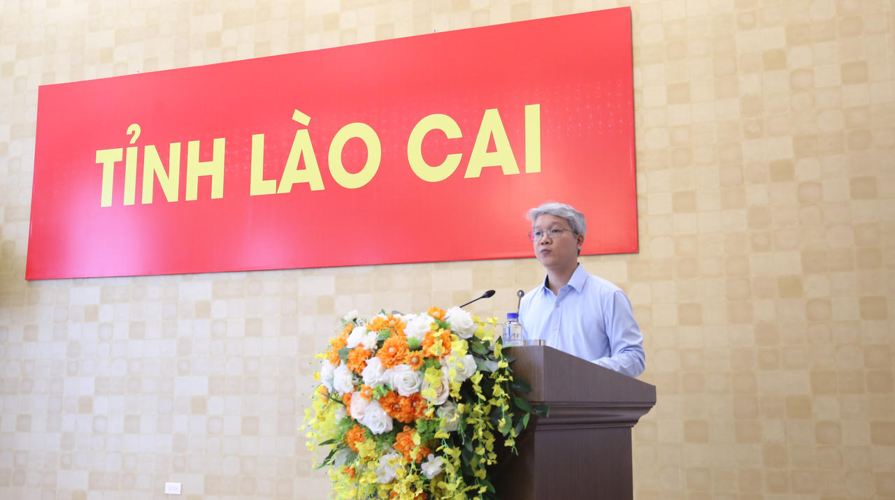 Đại diện Đo&agrave;n kiểm tra Bộ Tư ph&aacute;p c&ocirc;ng bố Quyết định kiểm tra. Ảnh: Đức Tuyển.