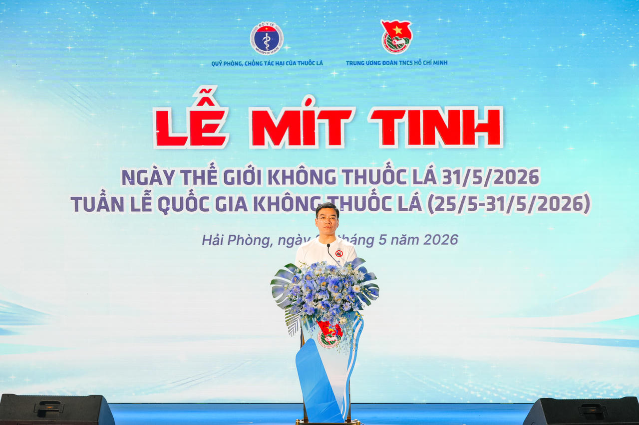 Tiến sĩ H&agrave; Anh Đức ph&aacute;t biểu tại buổi lễ