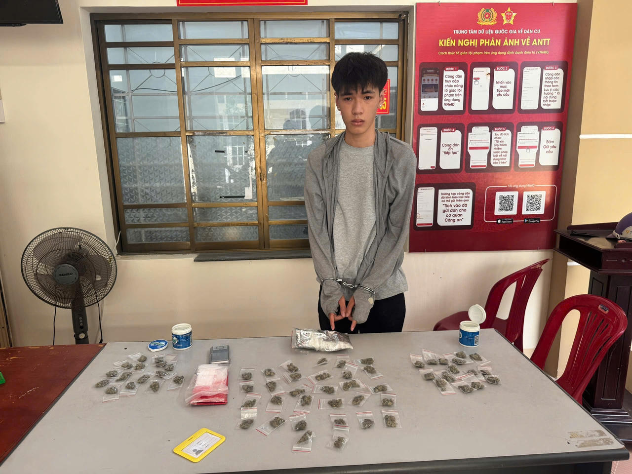 Trương Tiến Phương Huy - một trong những đối tượng cầm đầu đường d&acirc;y cung cấp ma t&uacute;y cần sa (Ảnh: C&ocirc;ng an cung cấp).