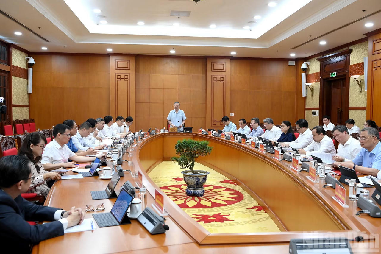 Quang cảnh cuộc l&agrave;m việc. Ảnh: nhandan.vn